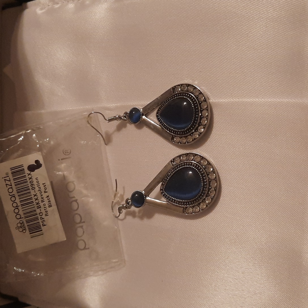 PAPARAZZI Earrings bundle 5 for 30.00 or 1 for 10